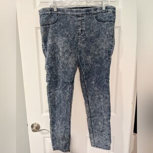 l.e.i. Acid Wash Skinny Jeggings in Size XL (Extra Large) Pull On Style